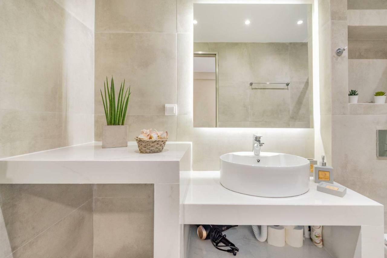 Stylish & Bright Apartment In The City Centre Закинтос Экстерьер фото