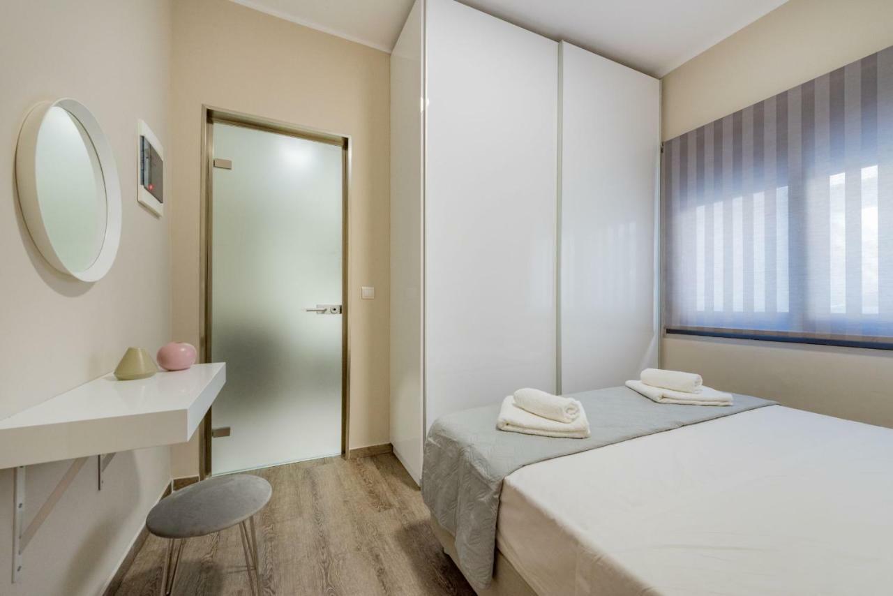 Stylish & Bright Apartment In The City Centre Закинтос Экстерьер фото